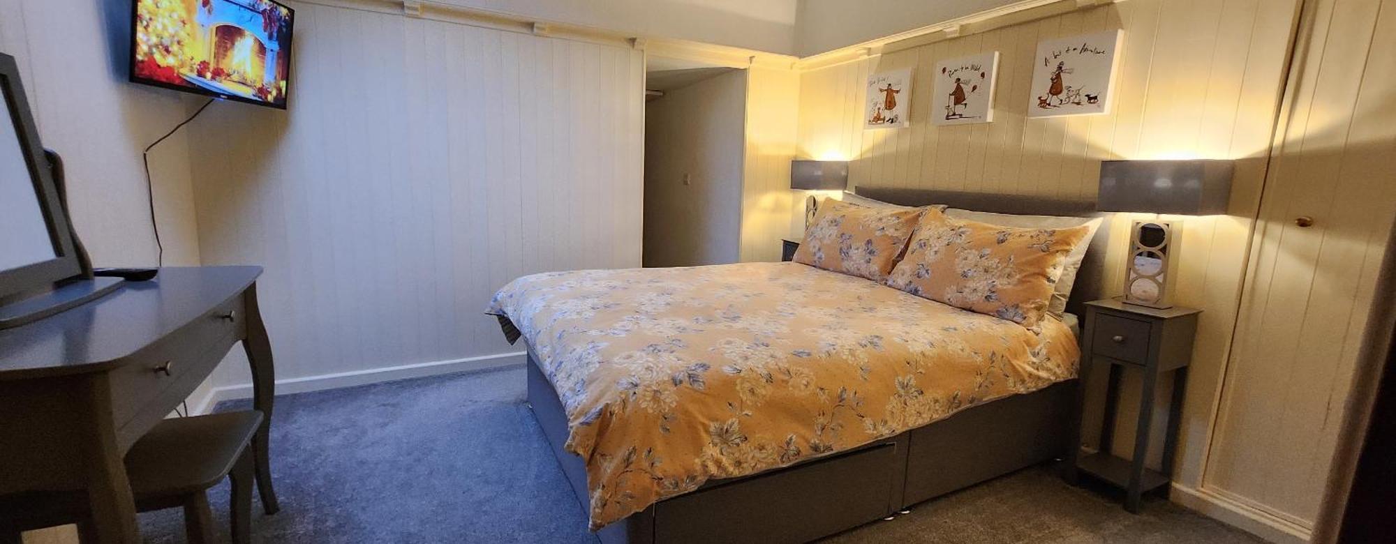 Modern And Spacious 2 Bedroom Apartment With Free Parking Glyn Ceiriog Luaran gambar